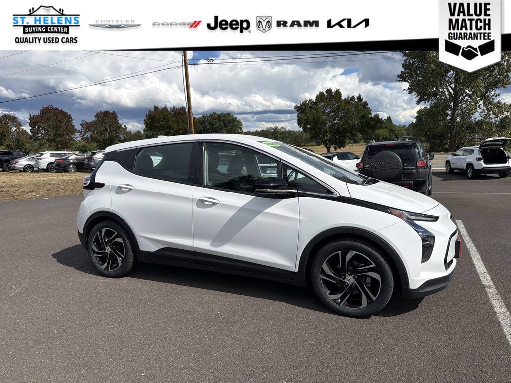 Used 2022 Chevrolet Bolt LT w/ Infotainment Package FWD image 9