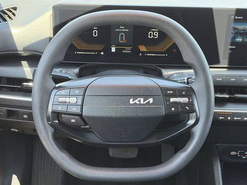 Used 2025 Kia K4 FWD image 21