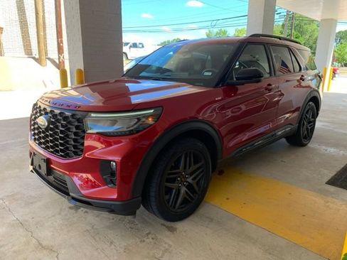 Used 2025 Ford Explorer ST-Line w/ Premium Package RWD image 1