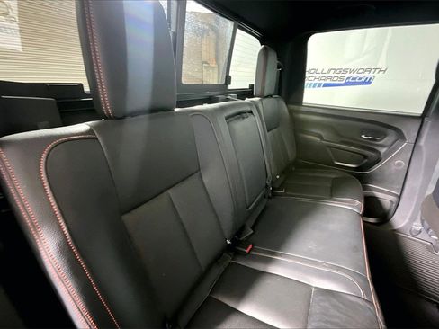 Used 2021 Nissan Titan PRO-4X w/ Pro-4x Convenience Package image 22