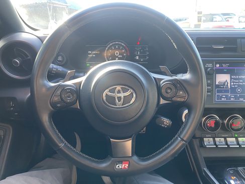 Used 2023 Toyota GR86 Premium w/ ALL Weather Mat Package (TMS) RWD image 22