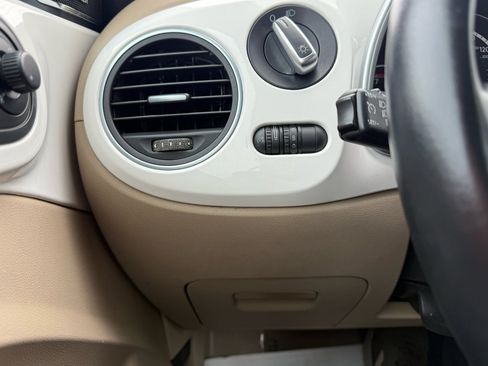 Used 2013 Volkswagen Beetle 2.5 image 25