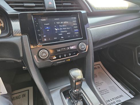 Used 2018 Honda Civic Sport image 13