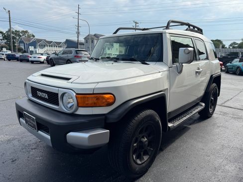 Used 2013 Toyota FJ Cruiser 4WD w/ Upgrade Pkg image 5