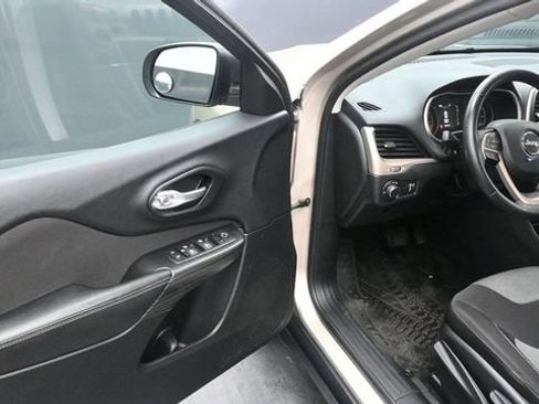 Used 2015 Jeep Cherokee Sport w/ Cold Weather Group AWD/4WD image 16