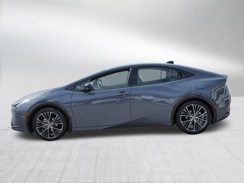 Used 2026 Toyota Prius XLE image 5