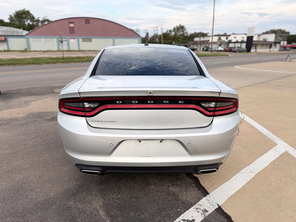 Used 2020 Dodge Charger SXT RWD image 5