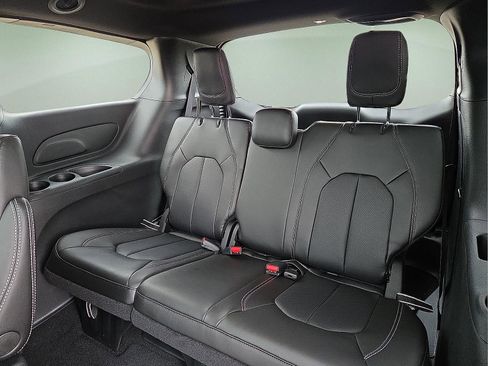 New 2026 Chrysler Pacifica Select w/ S Appearance Package FWD image 10