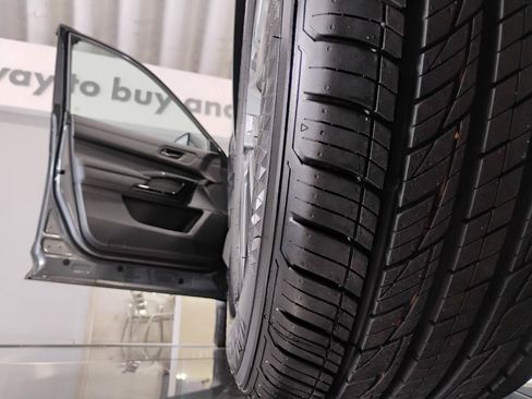 Used 2025 Nissan Pathfinder SV w/ SV Premium Package FWD image 4