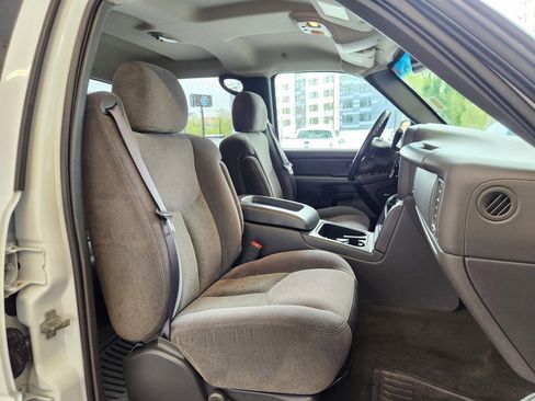 Used 2006 Chevrolet Silverado 1500 LT w/ Onstar Plus Package image 18