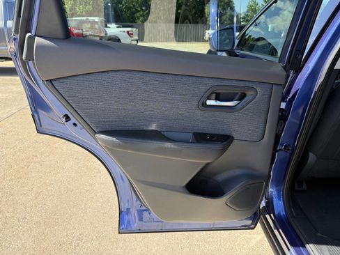Used 2021 Nissan Rogue SV FWD image 14