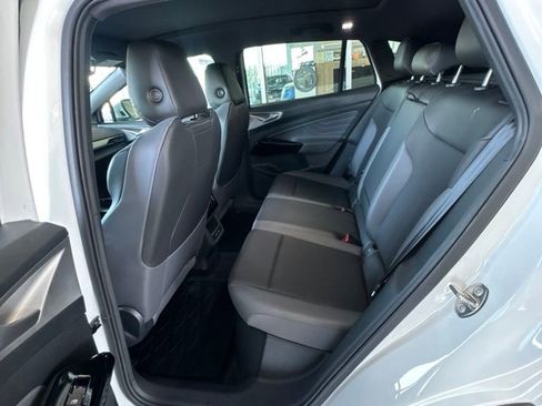 Used 2023 Volkswagen ID.4 Pro S RWD image 9
