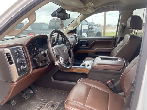 Used 2016 Chevrolet Silverado 2500 High Country w/ Duramax Plus Package image 2