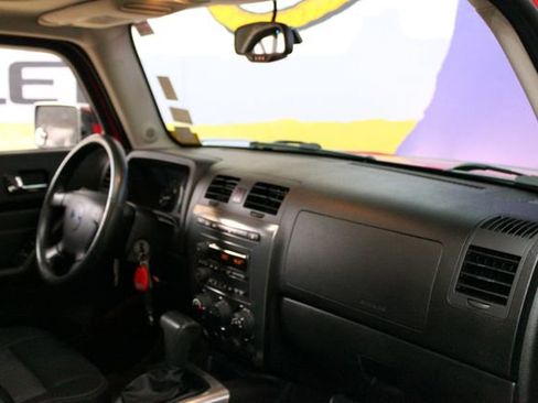 Used 2009 HUMMER H3T w/ Appearance Package AWD/4WD image 12