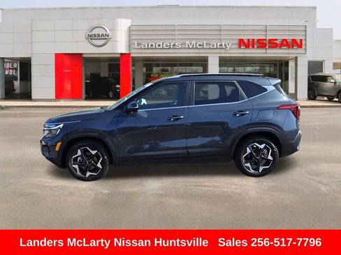 Used 2025 Kia Seltos EX w/ EX Sunroof Package FWD image 8