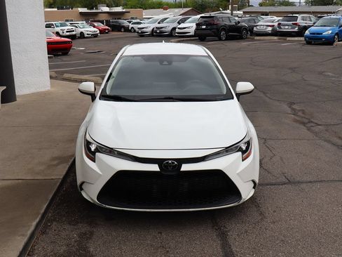 Used 2021 Toyota Corolla LE FWD image 15