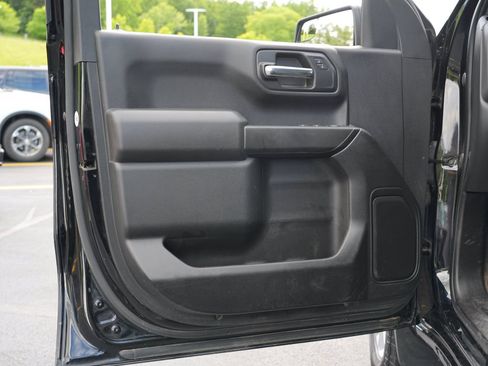 Used 2023 Chevrolet Silverado 1500 Custom AWD/4WD image 15