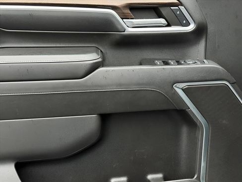 Used 2024 Chevrolet Silverado 2500 LT image 27