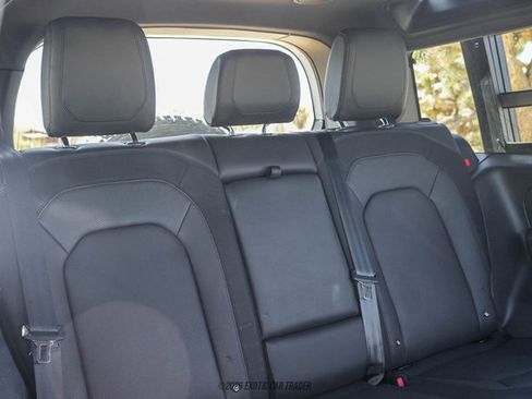 Used 2023 Land Rover Defender 90 X-Dynamic SE AWD/4WD image 60