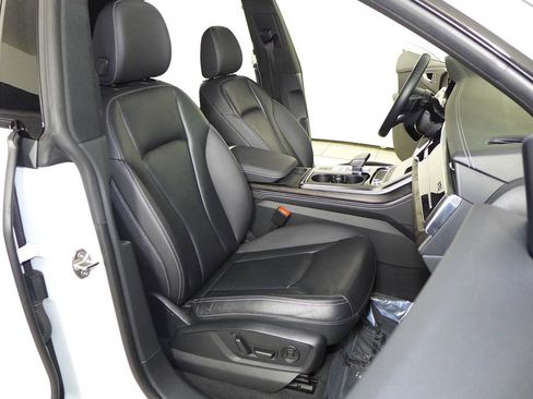 Used 2023 Audi Q8 Premium Plus w/ Premium Plus Package image 19