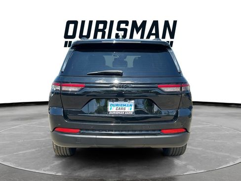 Used 2022 Jeep Grand Cherokee Altitude AWD/4WD image 5