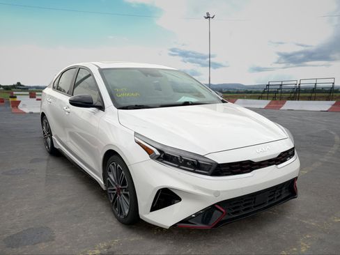 Certified 2023 Kia Forte GT w/ GT2 Package FWD image 2