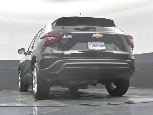 Used 2026 Chevrolet Trax LS w/ LS Convenience Package FWD image 49