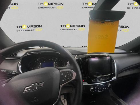 Used 2023 Chevrolet Traverse RS FWD image 10
