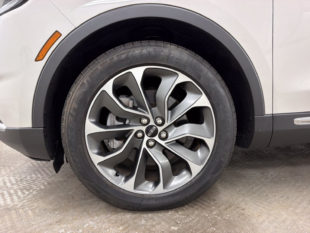Used 2022 Lincoln Nautilus Reserve FWD image 13