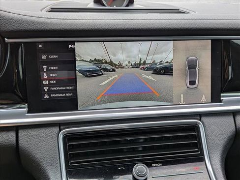 Used 2018 Porsche Panamera image 13