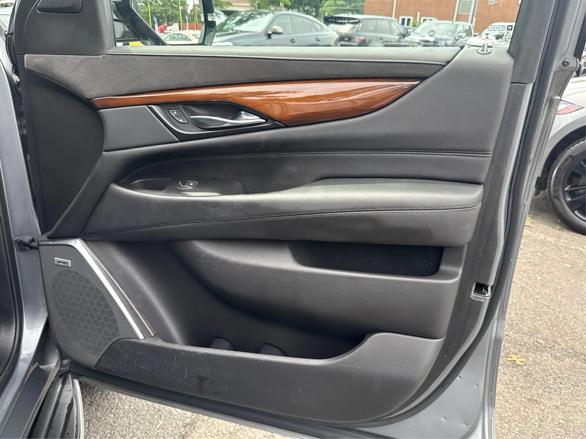 Used 2020 Cadillac Escalade Luxury AWD/4WD image 19