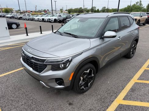 Used 2025 Kia Seltos S FWD image 3