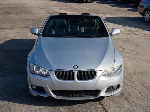 Used 2011 BMW 335i Convertible image 24