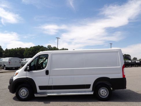 Used 2025 RAM ProMaster 2500 w/ U-Haul Equipment Group FWD image 58