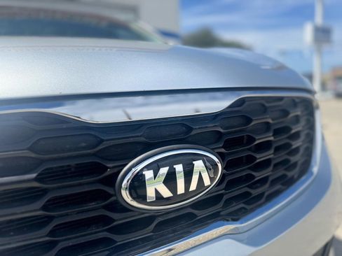 Used 2019 Kia Sorento L FWD image 9