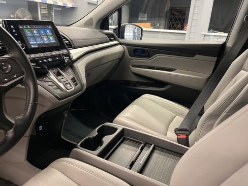 Used 2023 Honda Odyssey EX-L image 13