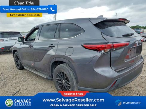 Used 2021 Toyota Highlander L FWD image 3