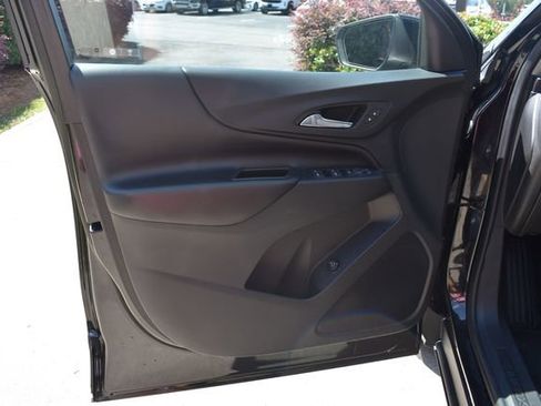 Used 2022 Chevrolet Equinox LT FWD image 19