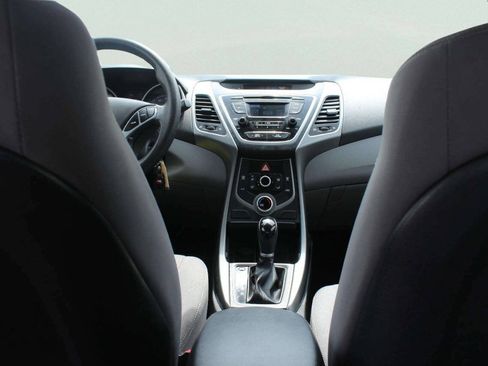 Used 2016 Hyundai Elantra SE FWD image 8