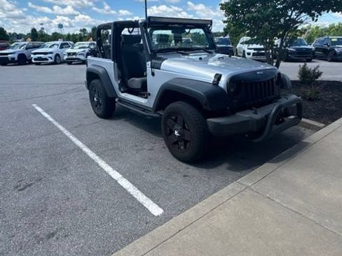 Used 2010 Jeep Wrangler Sport AWD/4WD image 3