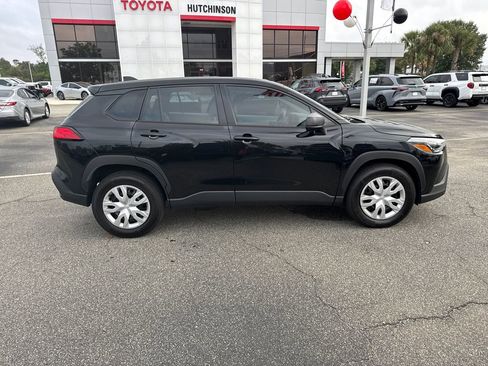 Certified 2024 Toyota Corolla Cross L image 2