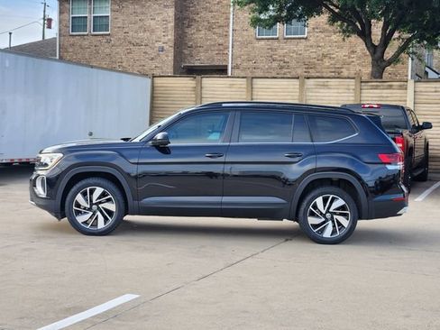 Used 2024 Volkswagen Atlas SE FWD image 13