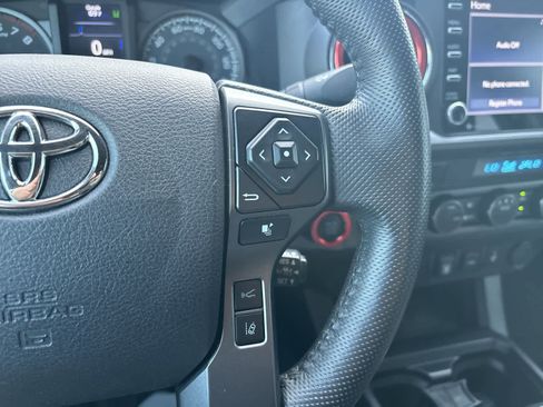 Used 2021 Toyota Tacoma TRD Off-Road image 12