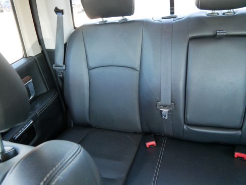 Used 2016 RAM 1500 Laramie w/ Convenience Group AWD/4WD image 12