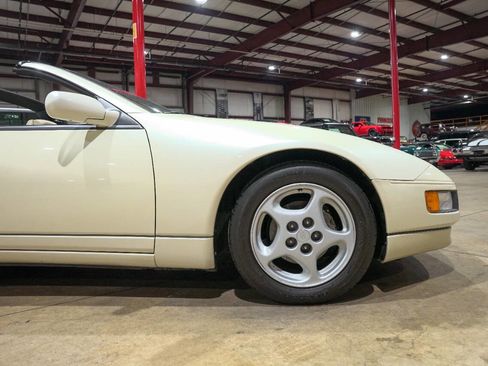 Used 1993 Nissan 300ZX Base 2dr Convertible image 11