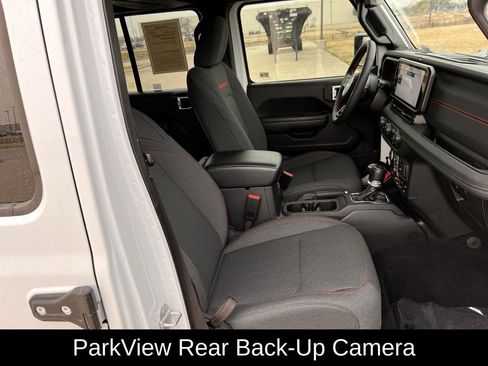 Used 2024 Jeep Wrangler Unlimited Rubicon w/ Technology Group image 29
