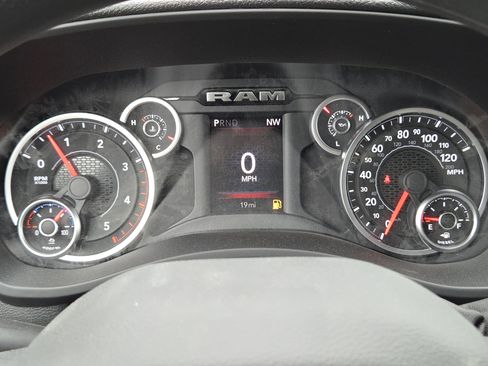 New 2026 RAM 2500 Tradesman AWD/4WD image 13