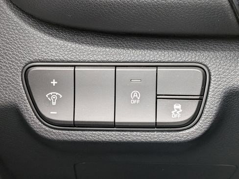 New 2026 Kia Seltos S FWD image 17