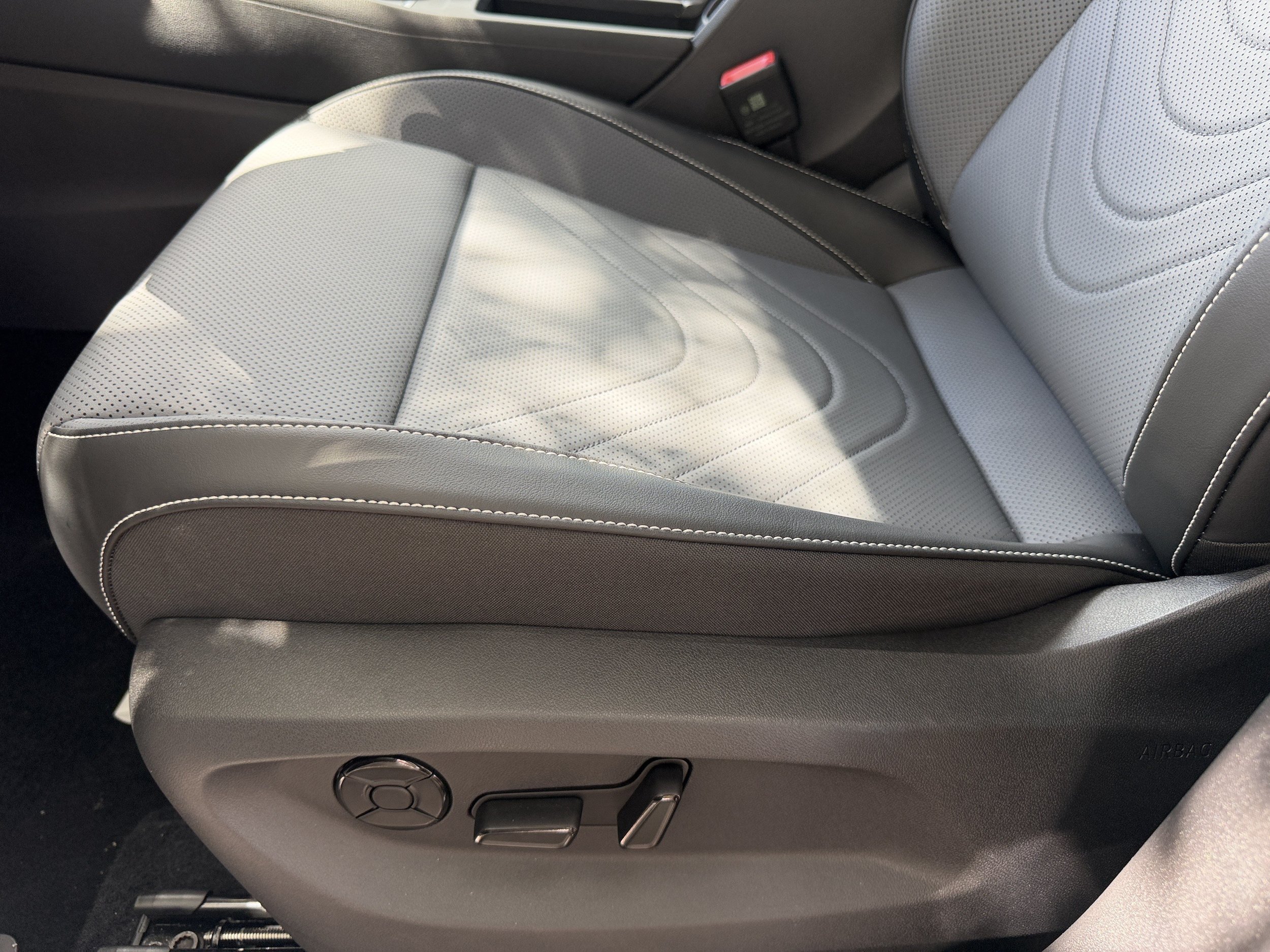 New 2026 Volkswagen Tiguan SE FWD image 22