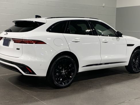 New 2026 Jaguar F-PACE R-Dynamic S image 2